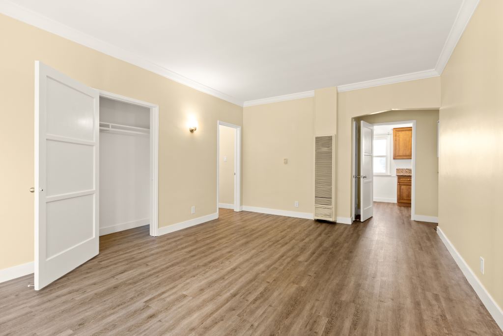 Baldwin Manor and Windsor Manor Image 3