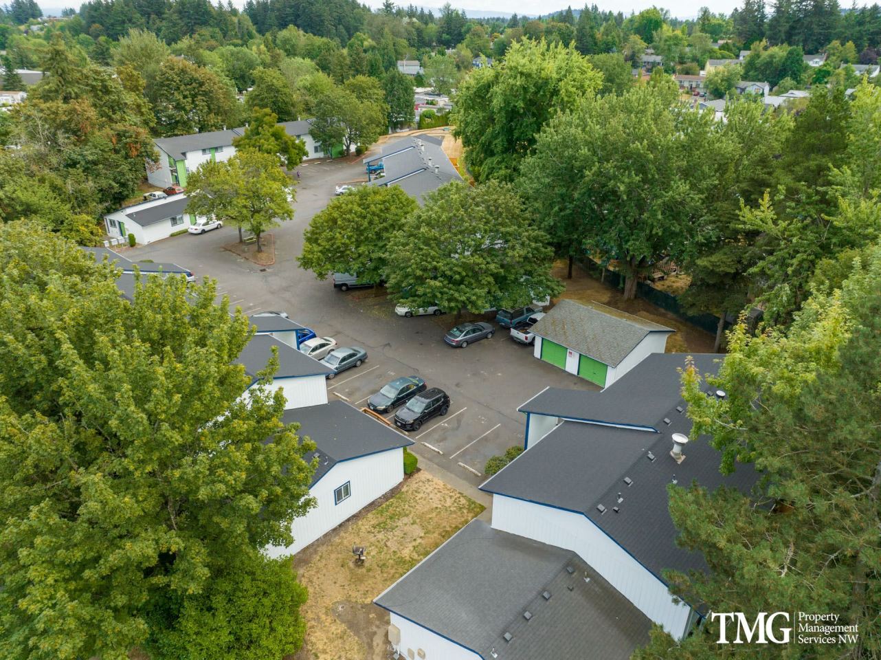Pinewood Commons Apartments Image 20