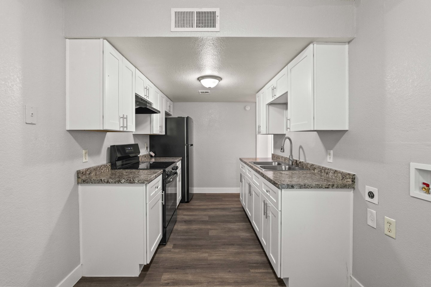 Mariposa Flats Image 1