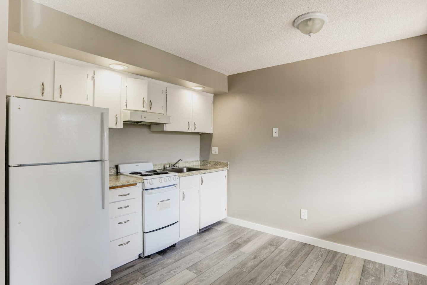 T Street Apartments Image 12