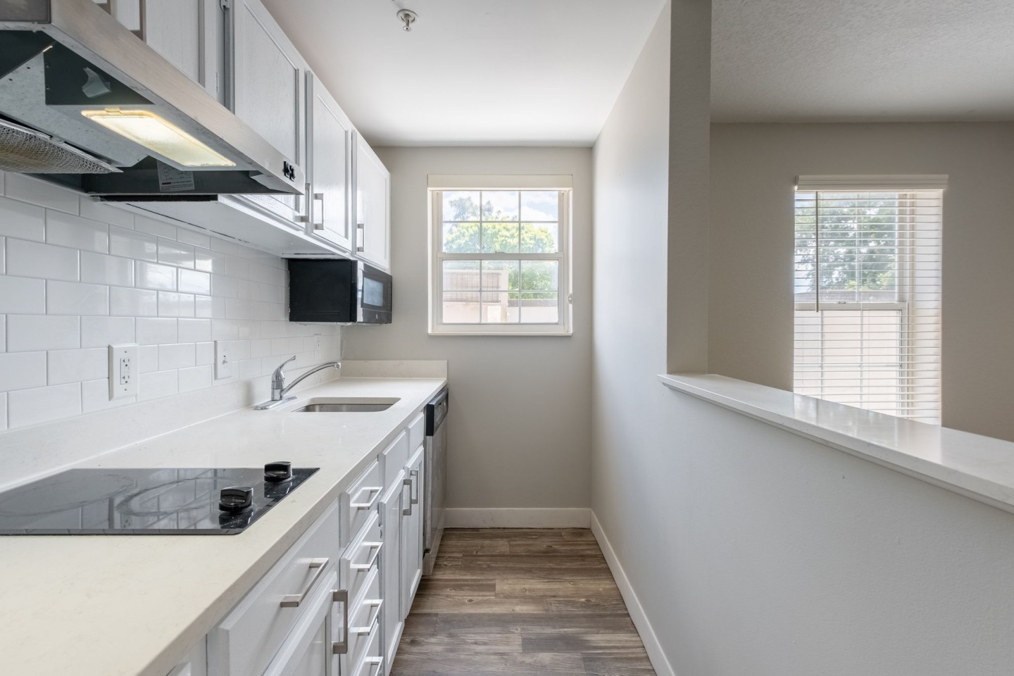 Pelican Lake Apartment Homes Image 3