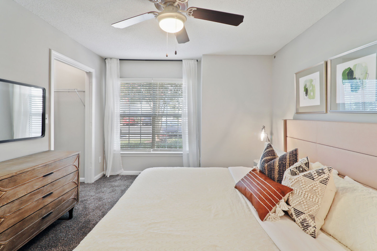 The Waterford Apartments Image 33
