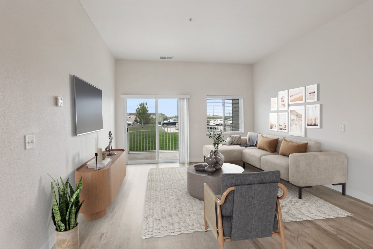 Lake Ridge Luxury Apartments Image 2
