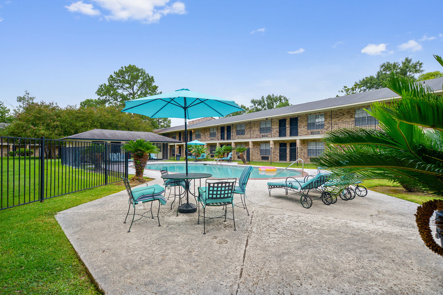 Park Regency Image 16