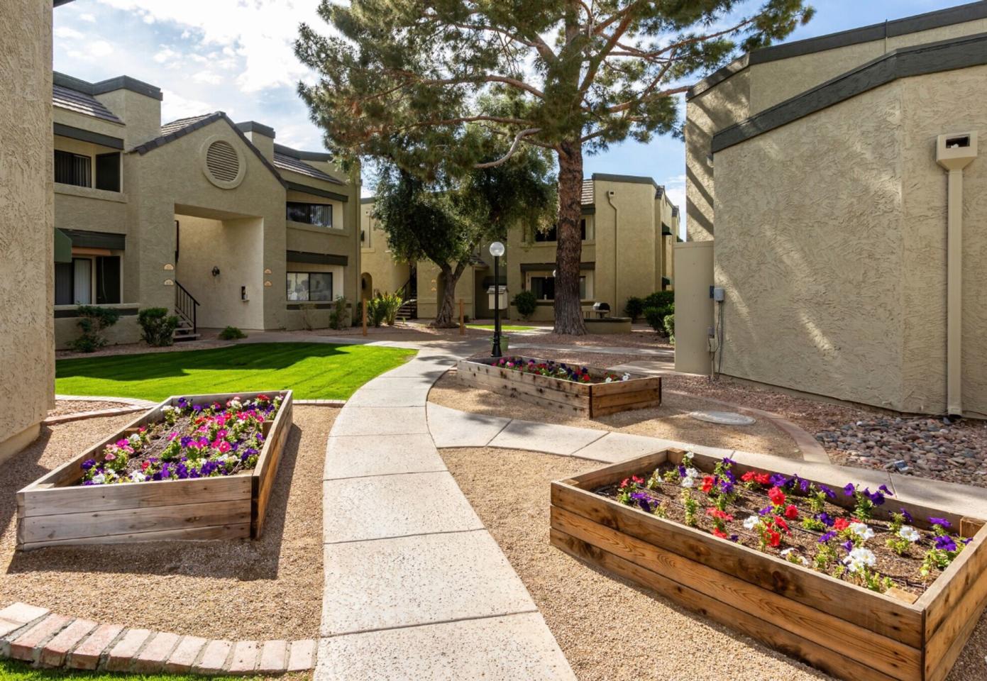 Val Vista Gardens Image 2