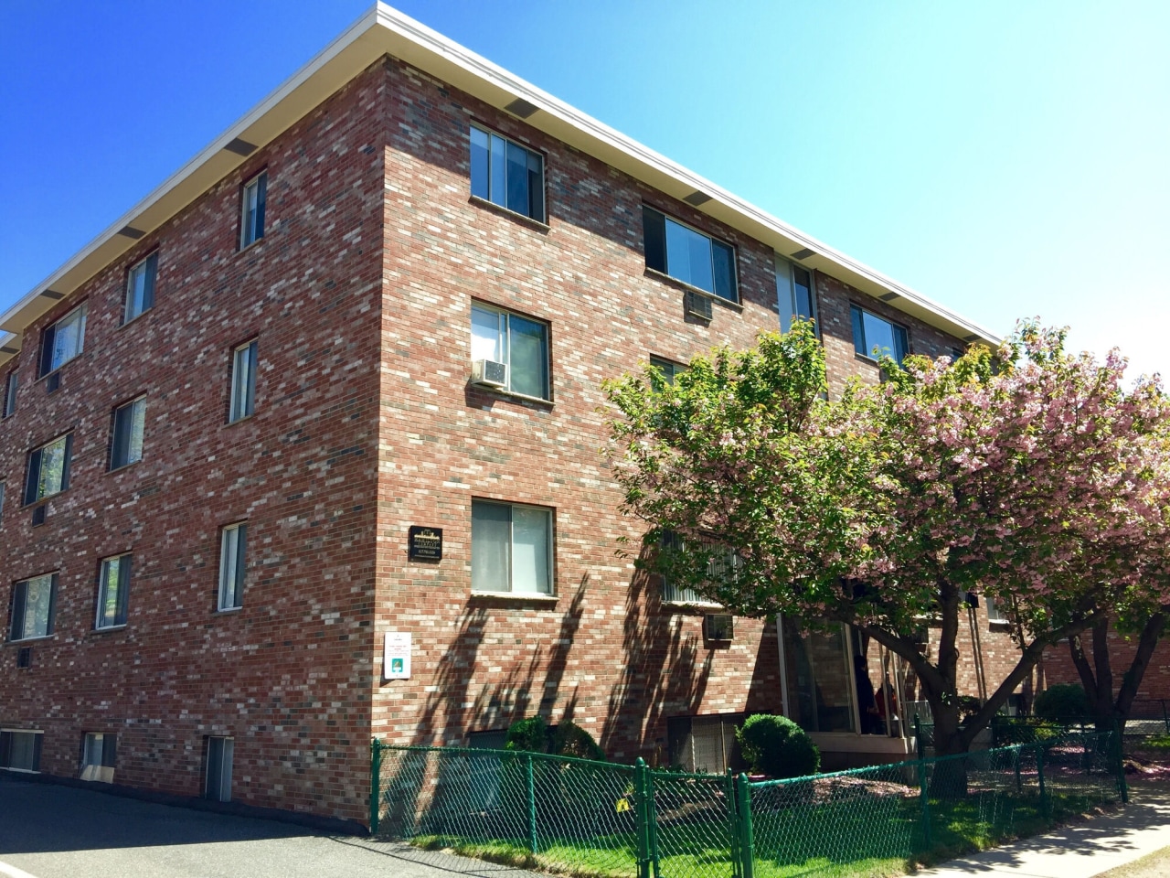 Gardner Street Apartments Image 13