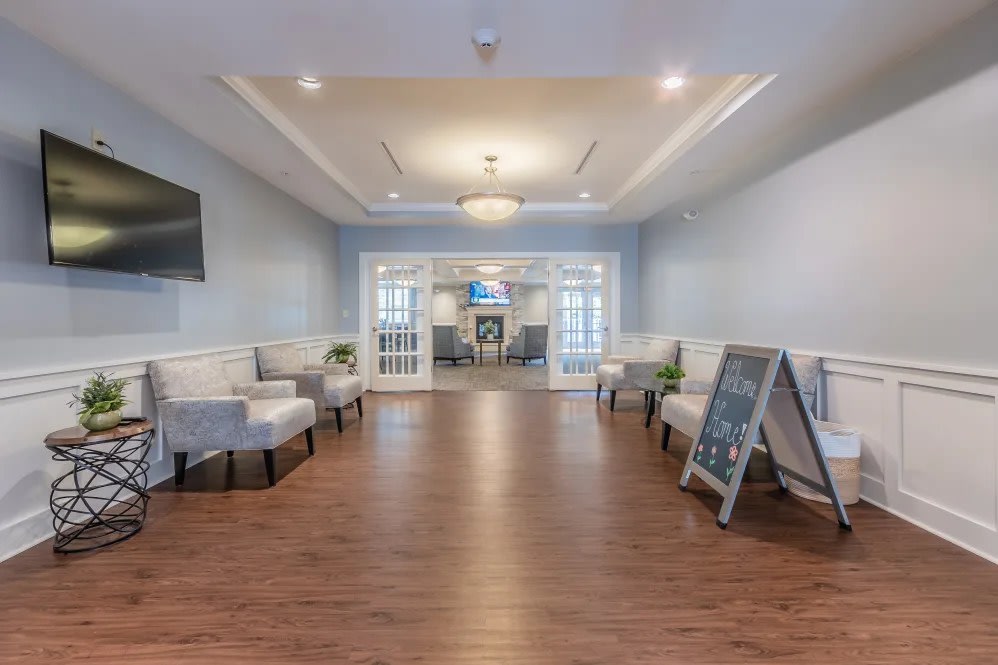 Glenmont Abbey Village - Senior Housing Image 9