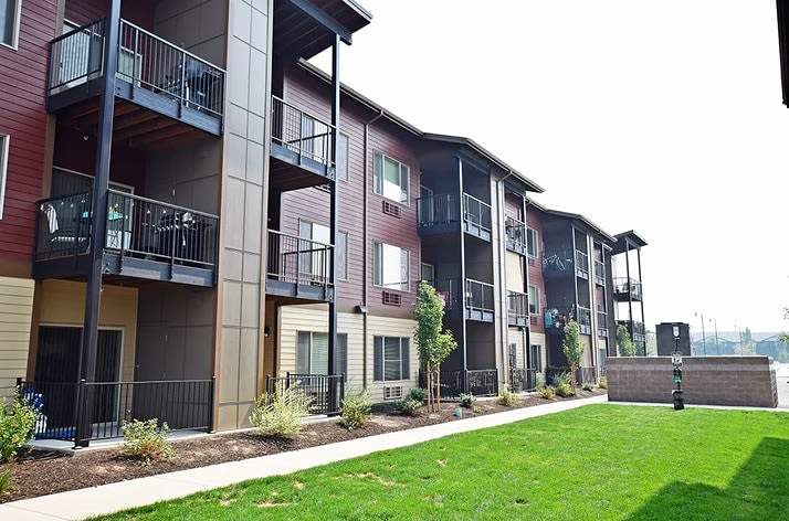 Bellevue Crossing Image 18