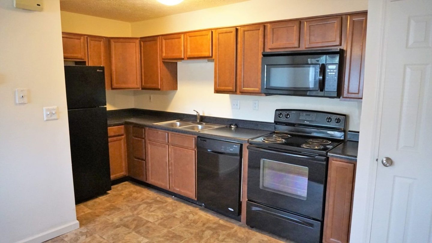 Vantage Pointe Apartments Image 10
