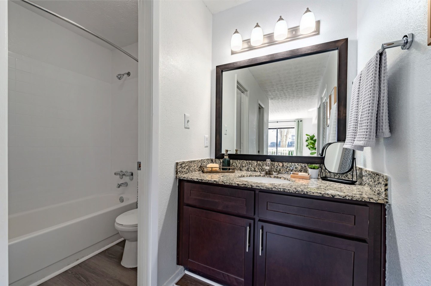 The Dakota at Druid Hills Image 31