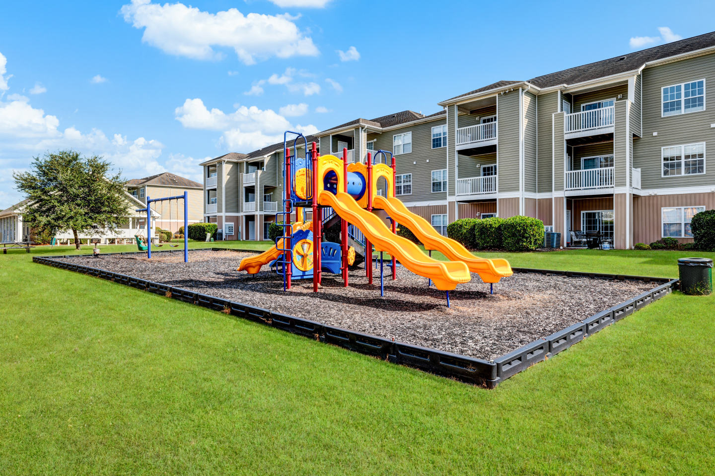 Flats at Leland Image 25