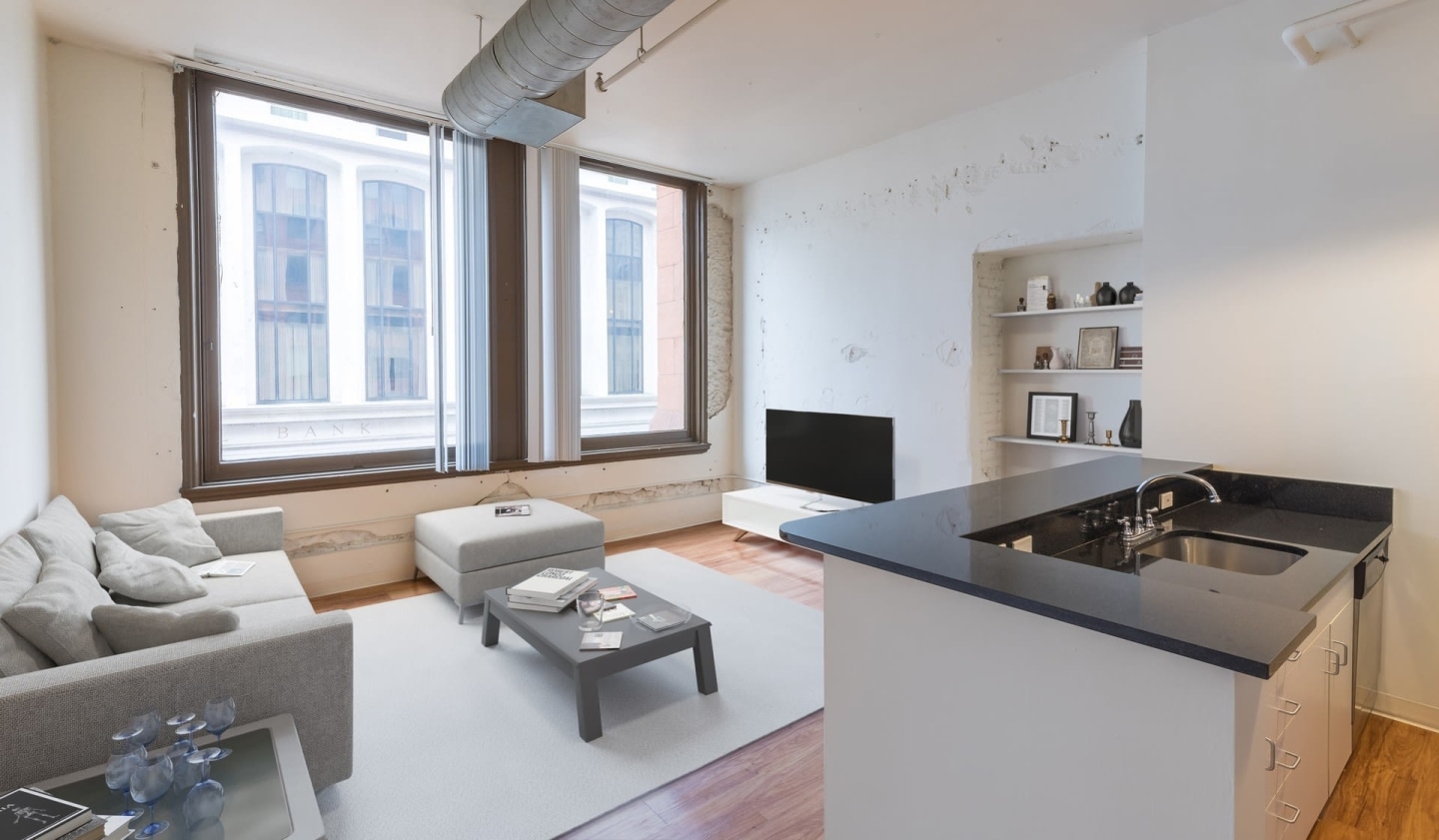 Bank and Boston Lofts Apartments Image 4