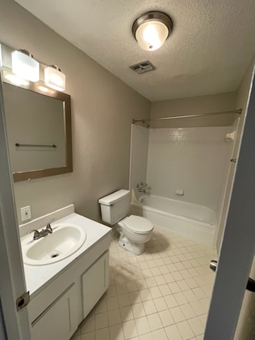 Spanish Mission Apartments Image 14