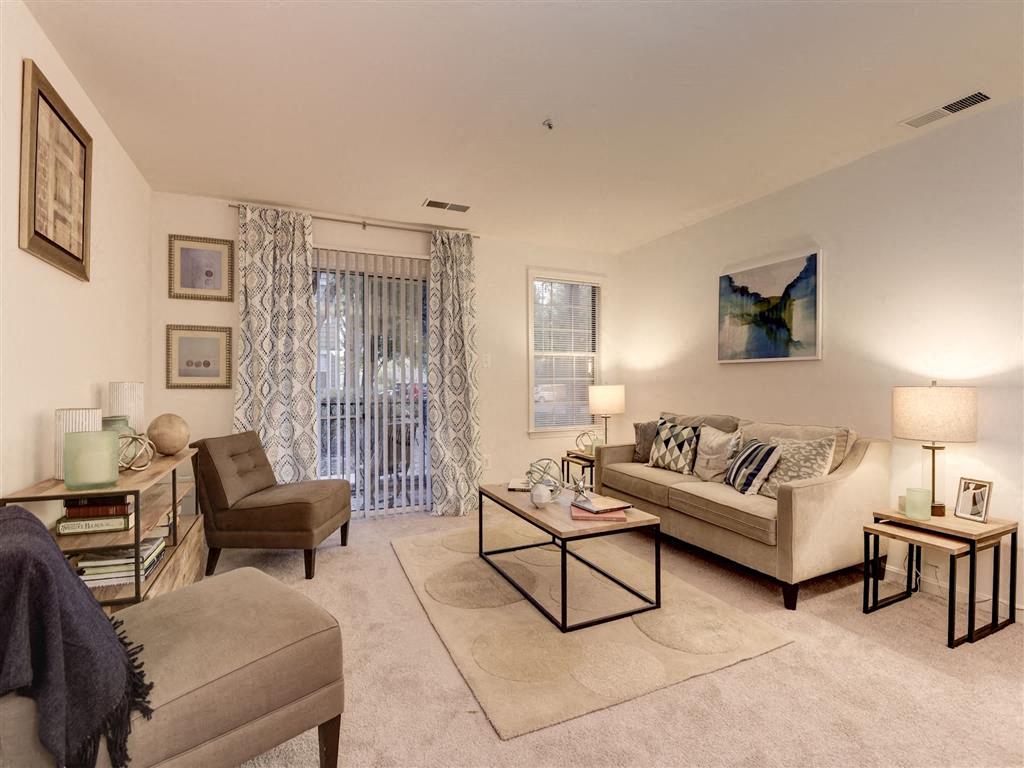 Henley at Kingstowne Image 9