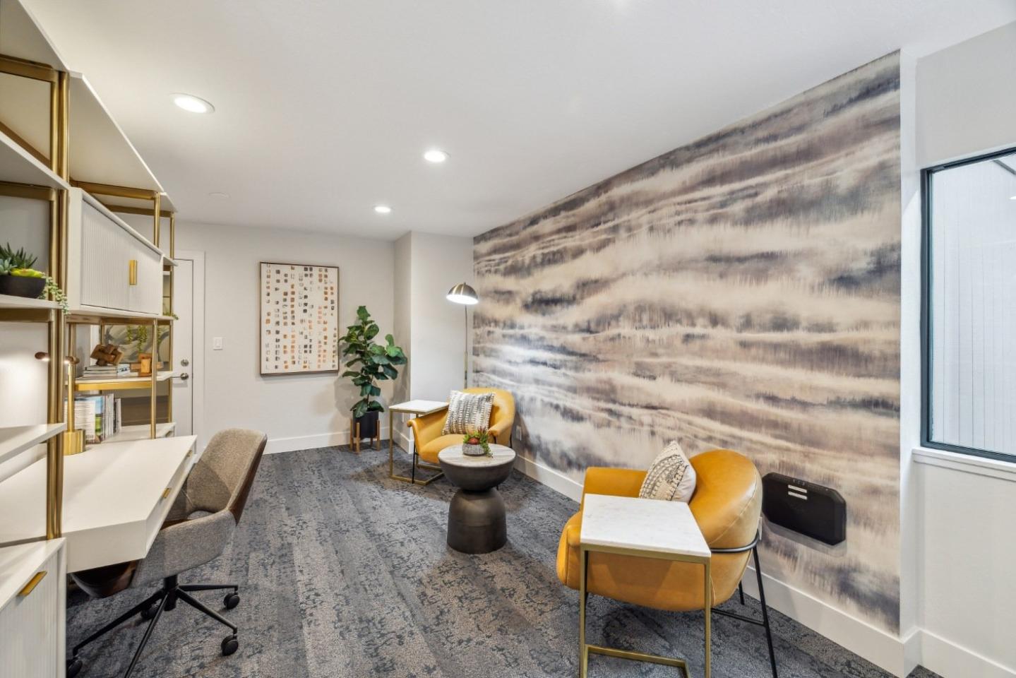 Harbor Point Waterfront Apartments Image 39