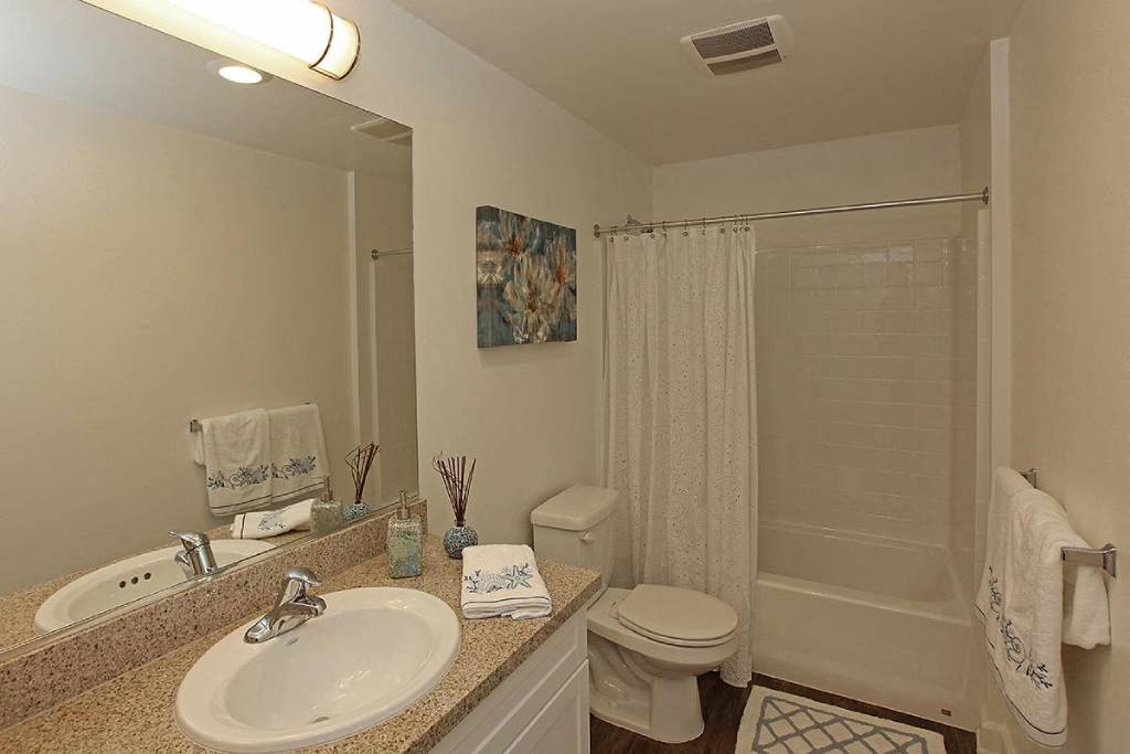 Senior Housing - Monaco Apartments Image 34