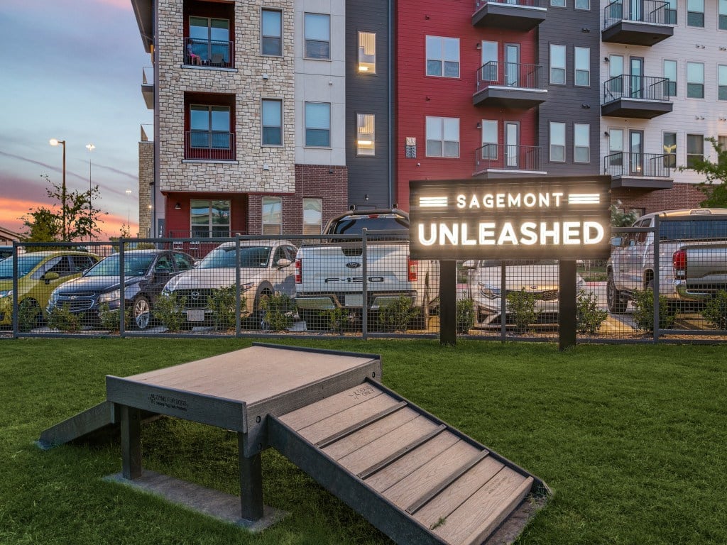 Sagemont Luxury Living Image 118