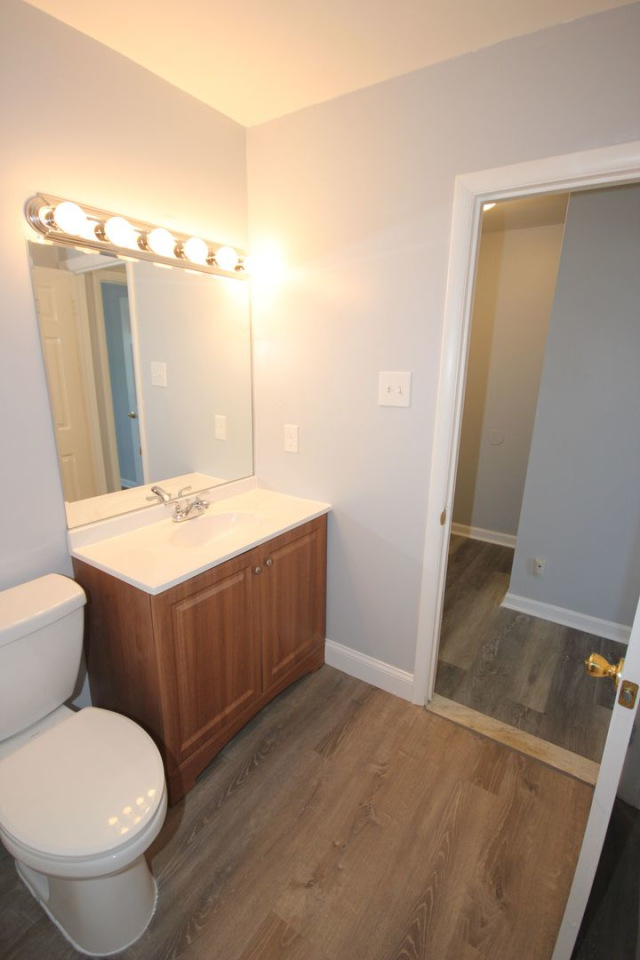 Holly Circle Townhouses Image 34