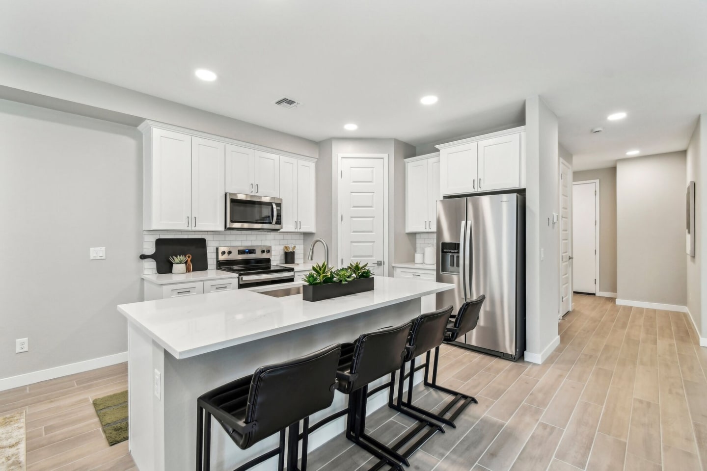 BB Living Desert Ridge Image 18
