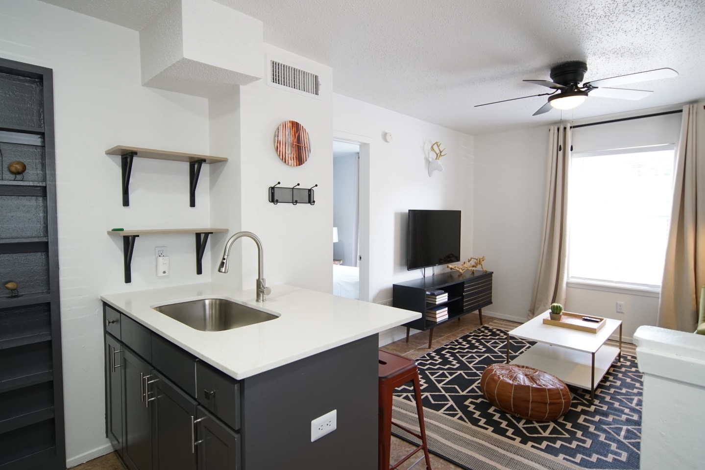 Town Lake Villas Image 2