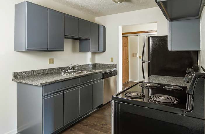 Cobblestone Court Apartments Image 1