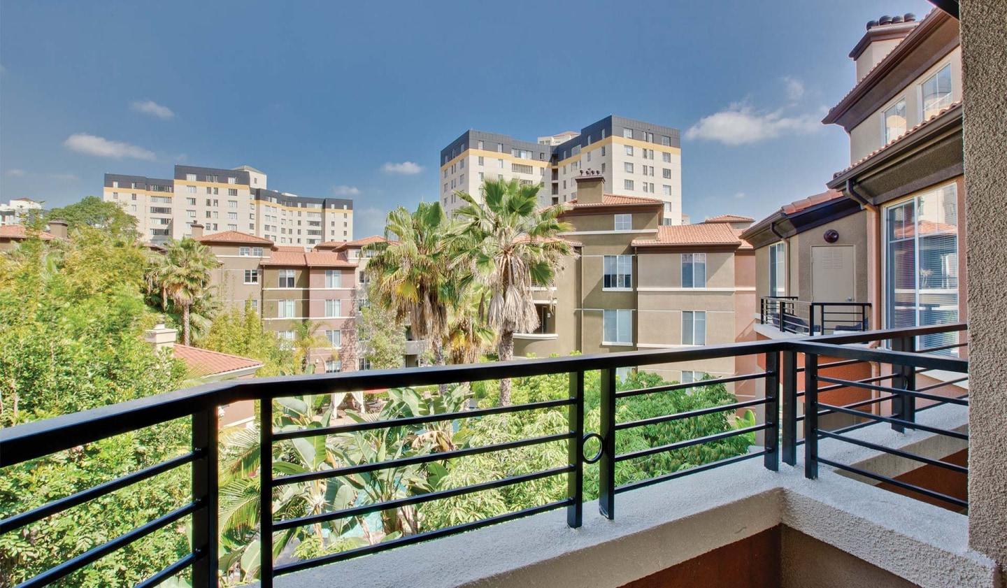 Villas at Park La Brea Image 7