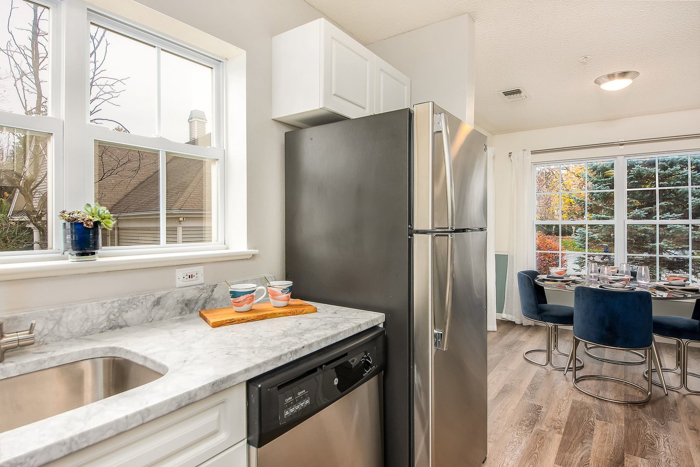 Essex Apartments Image 4
