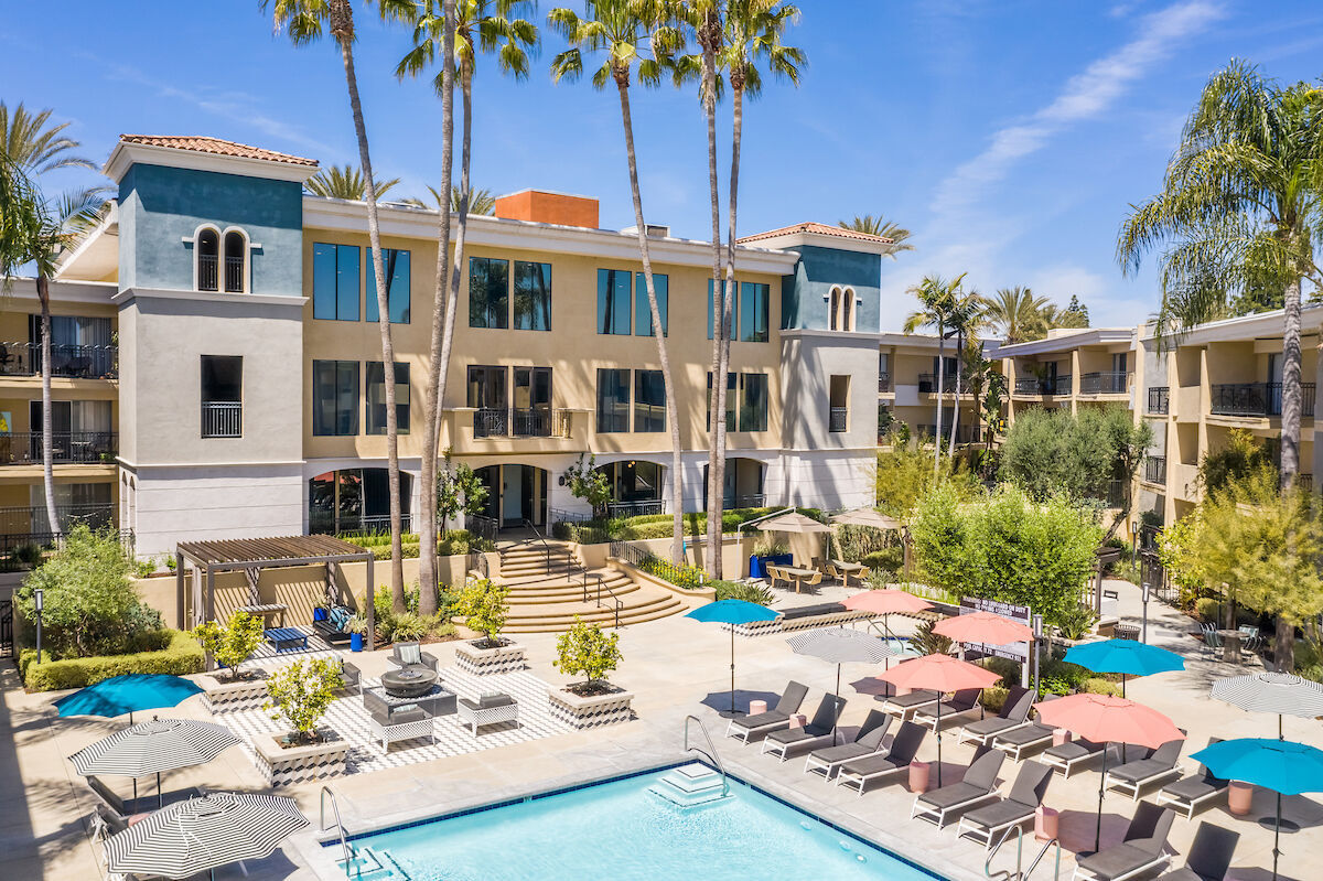 The Plaza at Sherman Oaks Image 1
