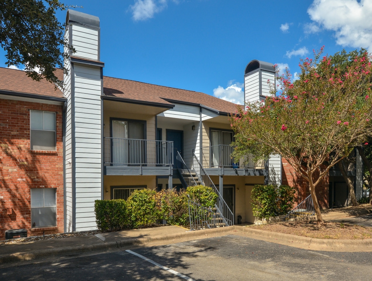 Centennial Place Apartments Image 3