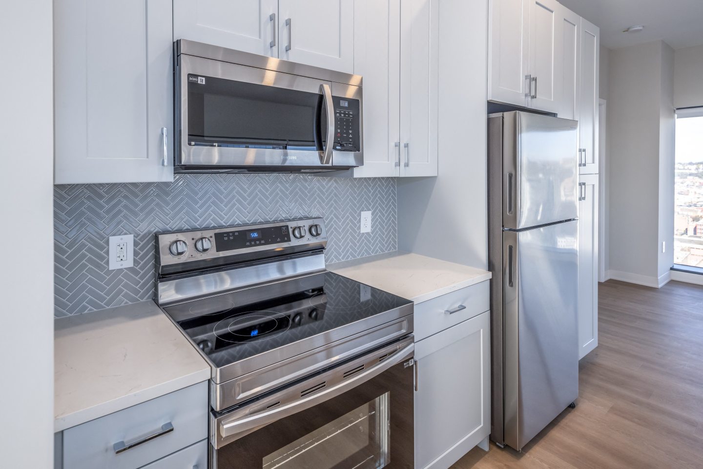 7 West 7th Apartments Image 3