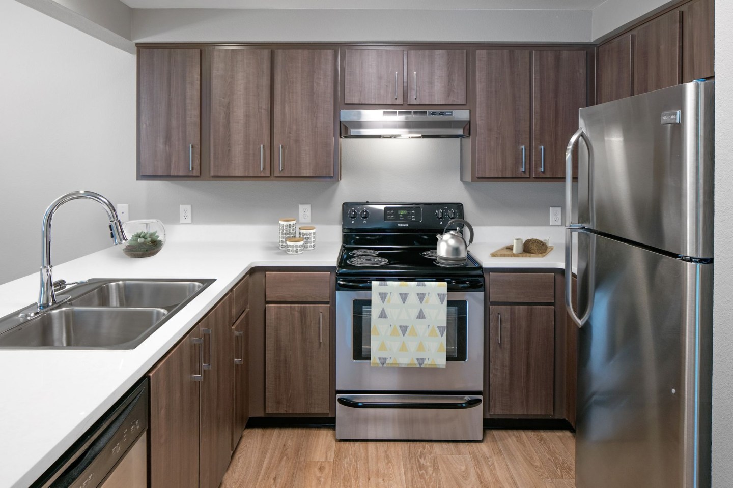 River Terrace Apartments Image 12