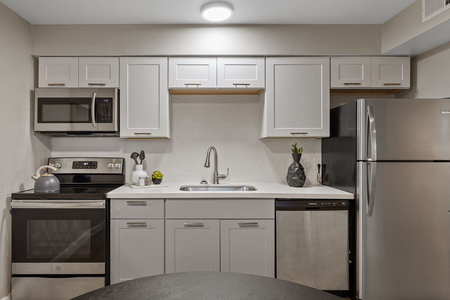 Camelback Village Apartments Image 15