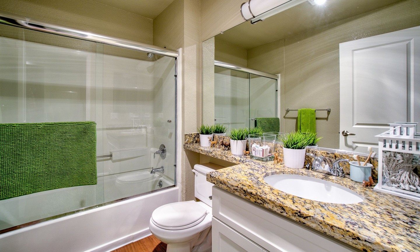 Orchard Glen Apartments Image 22