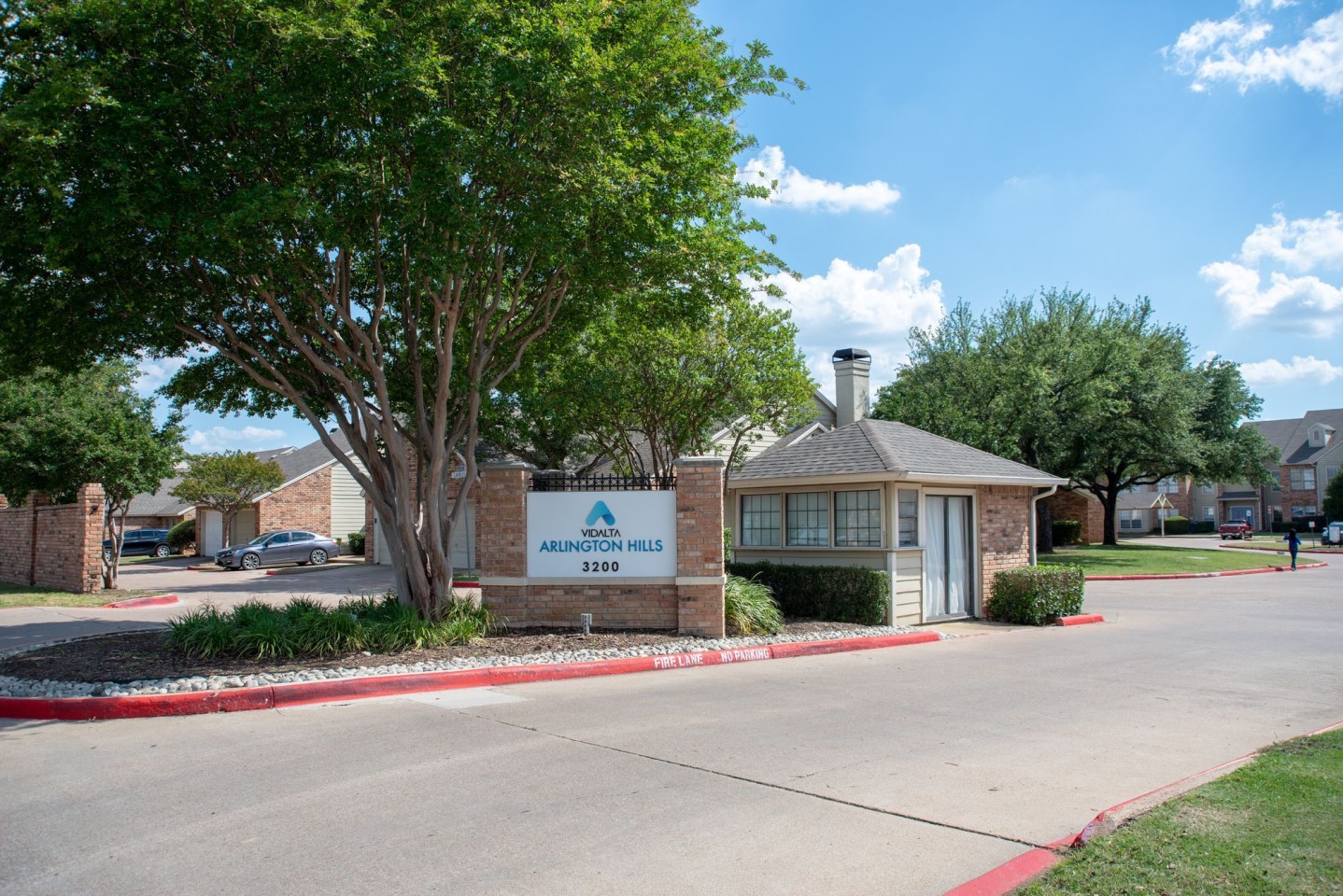Arlington Hills Image 19
