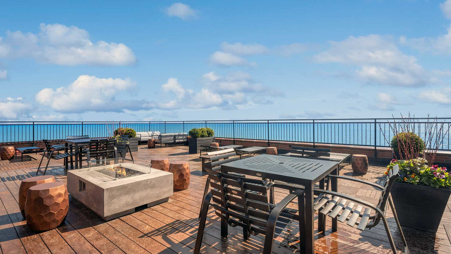 1350 Lake Shore Drive Image 22