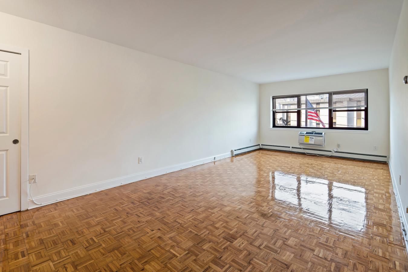 Imperial Apartments Image 9