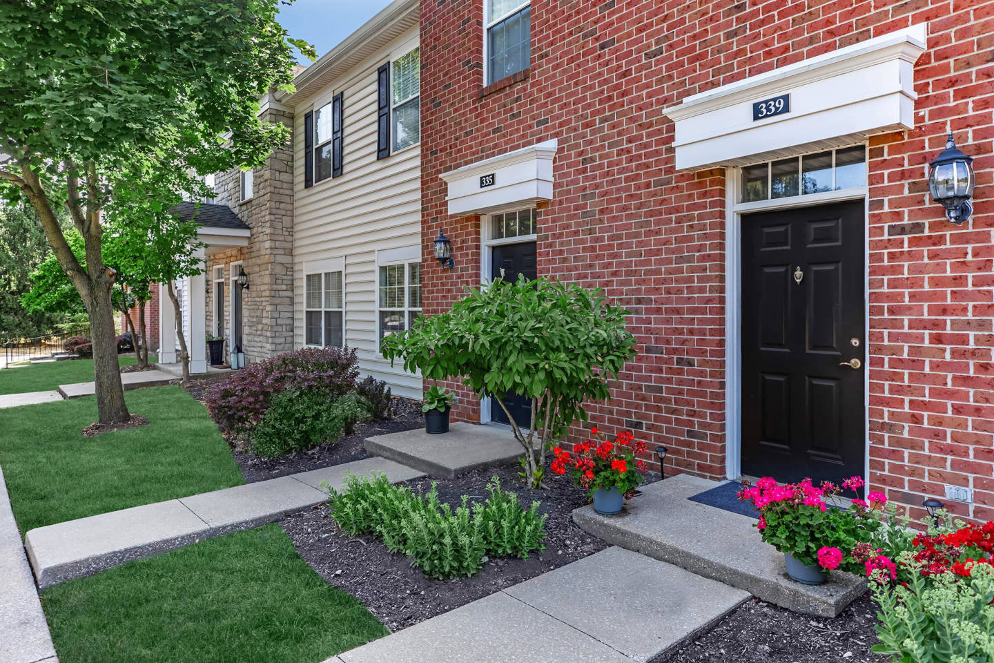 The Residence At Barrington Apartments Image 12