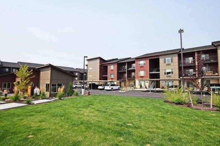 Bellevue Crossing Image 17