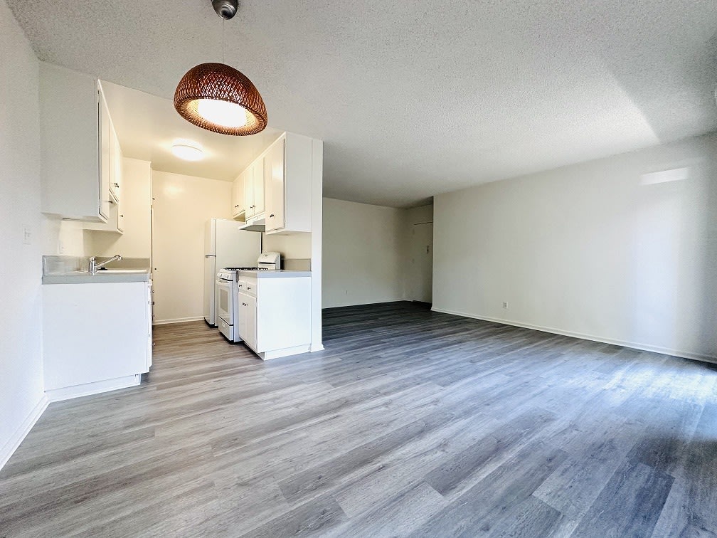 10535 Rose Avenue Image 21