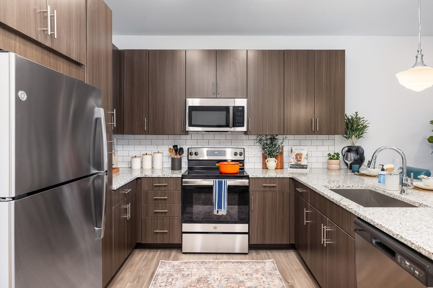 Album Huntersville 55+ Active Adult Apartment Homes Image 12