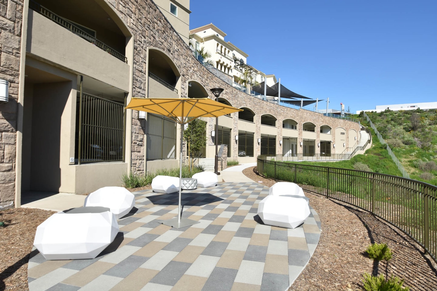 360 Luxury Apartments Image 12