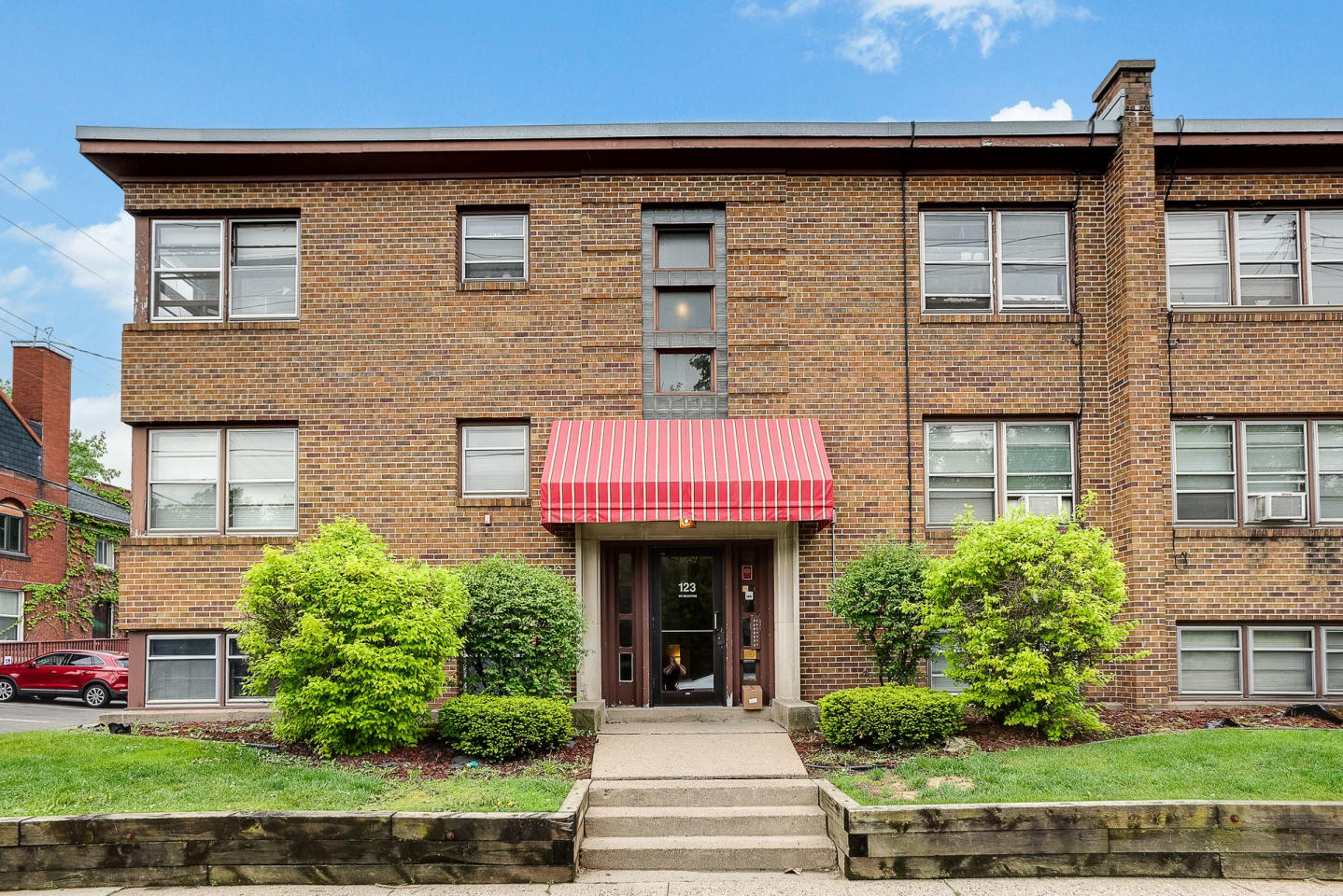 123 West 26th Street Image 1