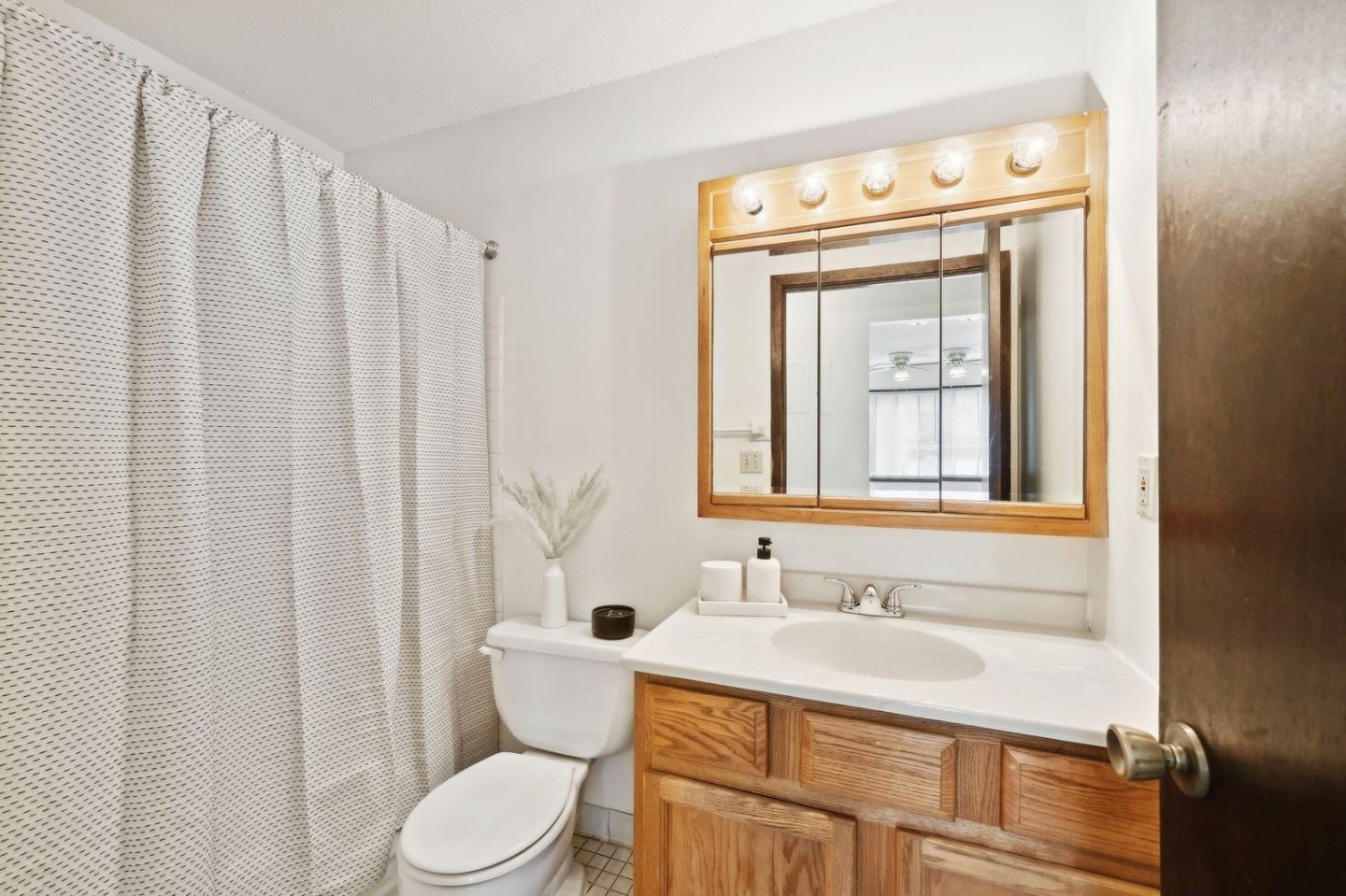 Van Dyke Apartments Image 13