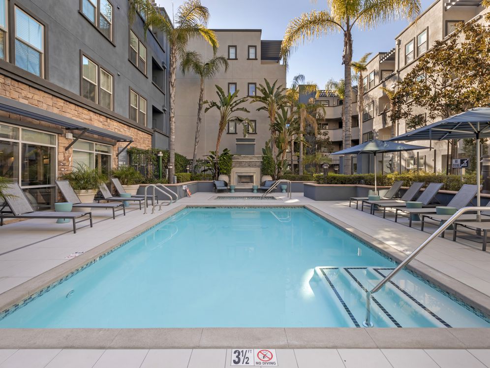 Avalon Encino Image 28