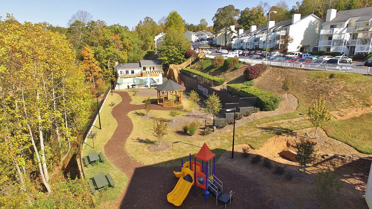 Edgewater on Lanier Image 2
