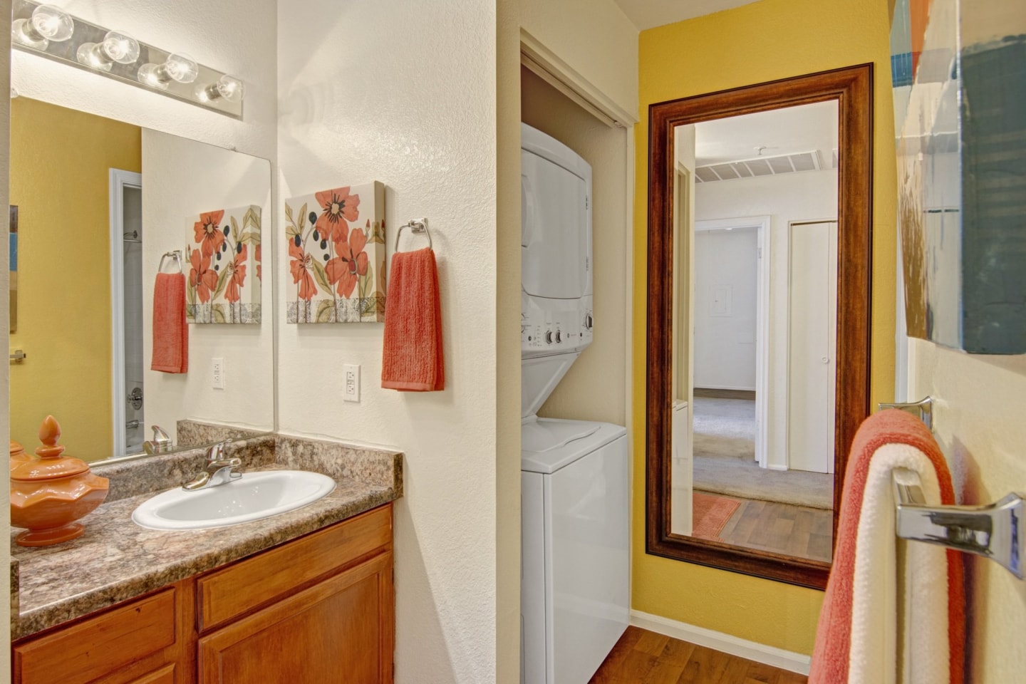 Atrium Court Apartment Homes Image 11