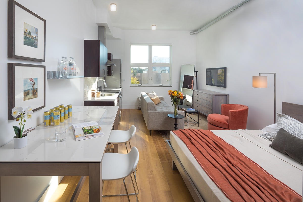 Studio 135 Image 19