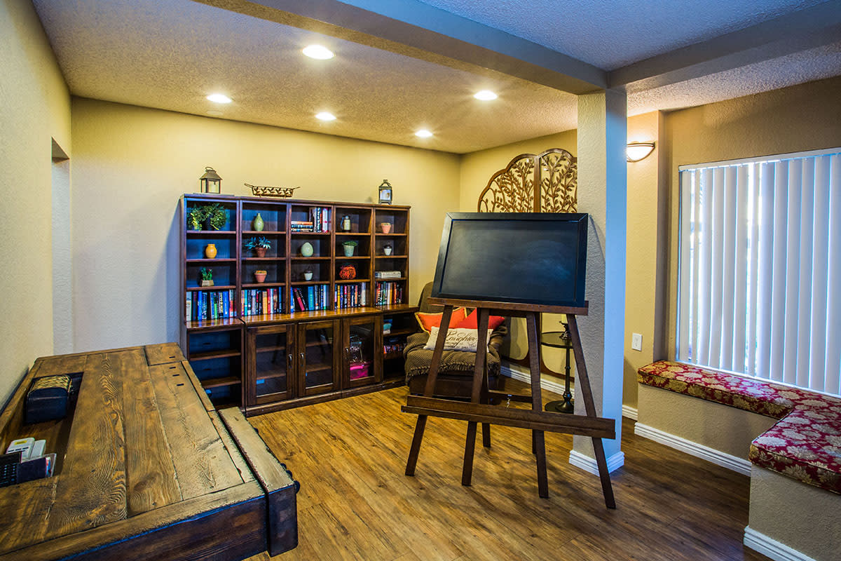 The Vistas Apartment Homes Image 11