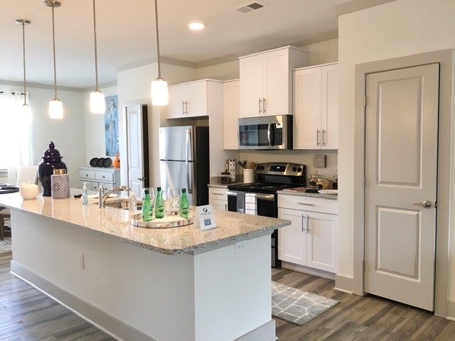 White Oak Grove Apartments Image 1