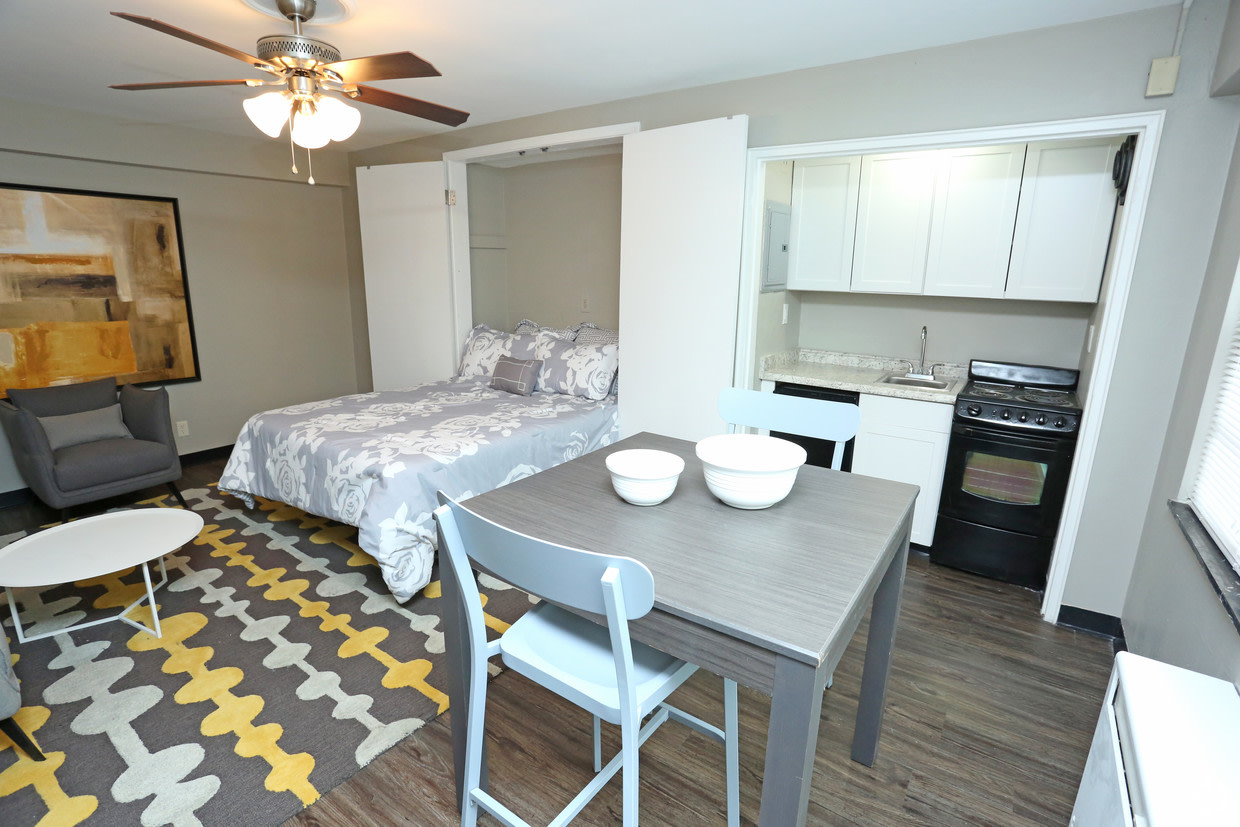 Park Chateau Apartments Image 16